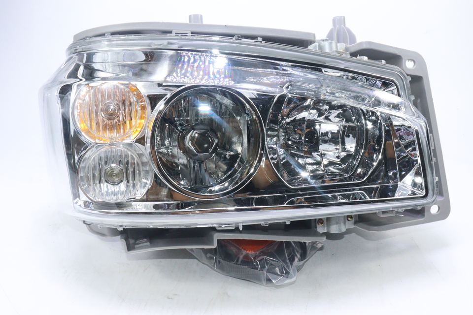 2003-2006 Heavy Duty Truck Parts R500 Truck Body Spotlamp 100% Tested and Guaranteed