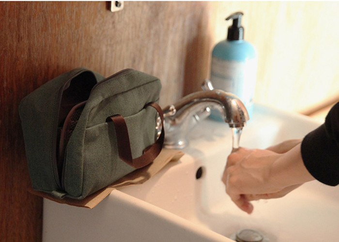 Portable Washed Canvas Hanging Travel Organizer Bag Elegant Polyester Material
