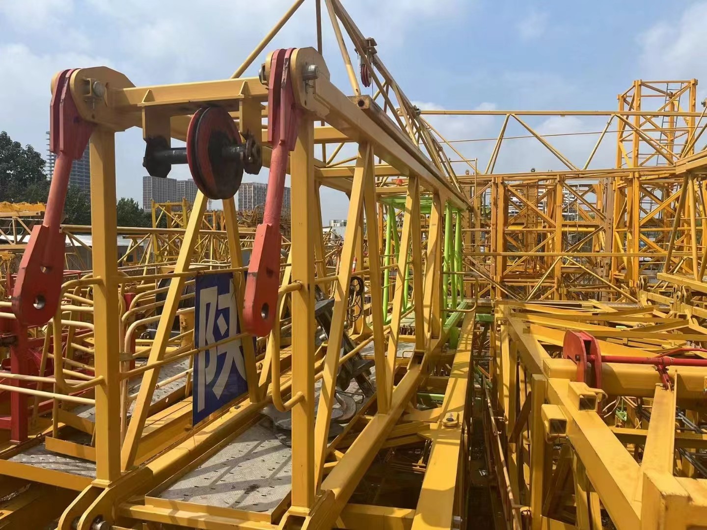 Used 2023 Zoomlion 6013-5 Construction Tower Crane with 60m Arm Length Spare Parts Provided