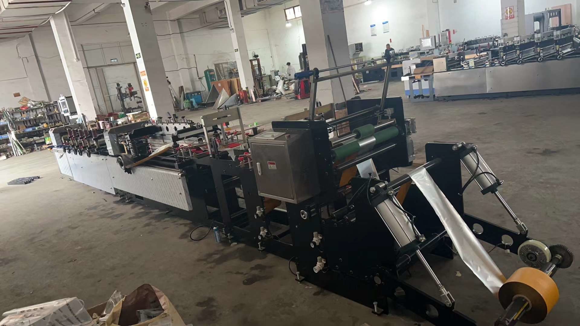 Customized Tea Pouch Making Machine With Conveyer And Cornor Round Cutting
