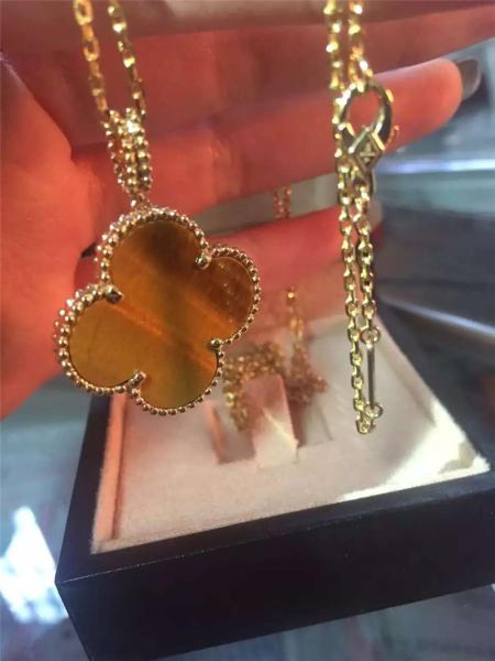 Buy cheap 1 Motif Tiger'S Eye 18K Gold Necklace VCARO49L00 Yellow Color With Flower Shape from wholesalers