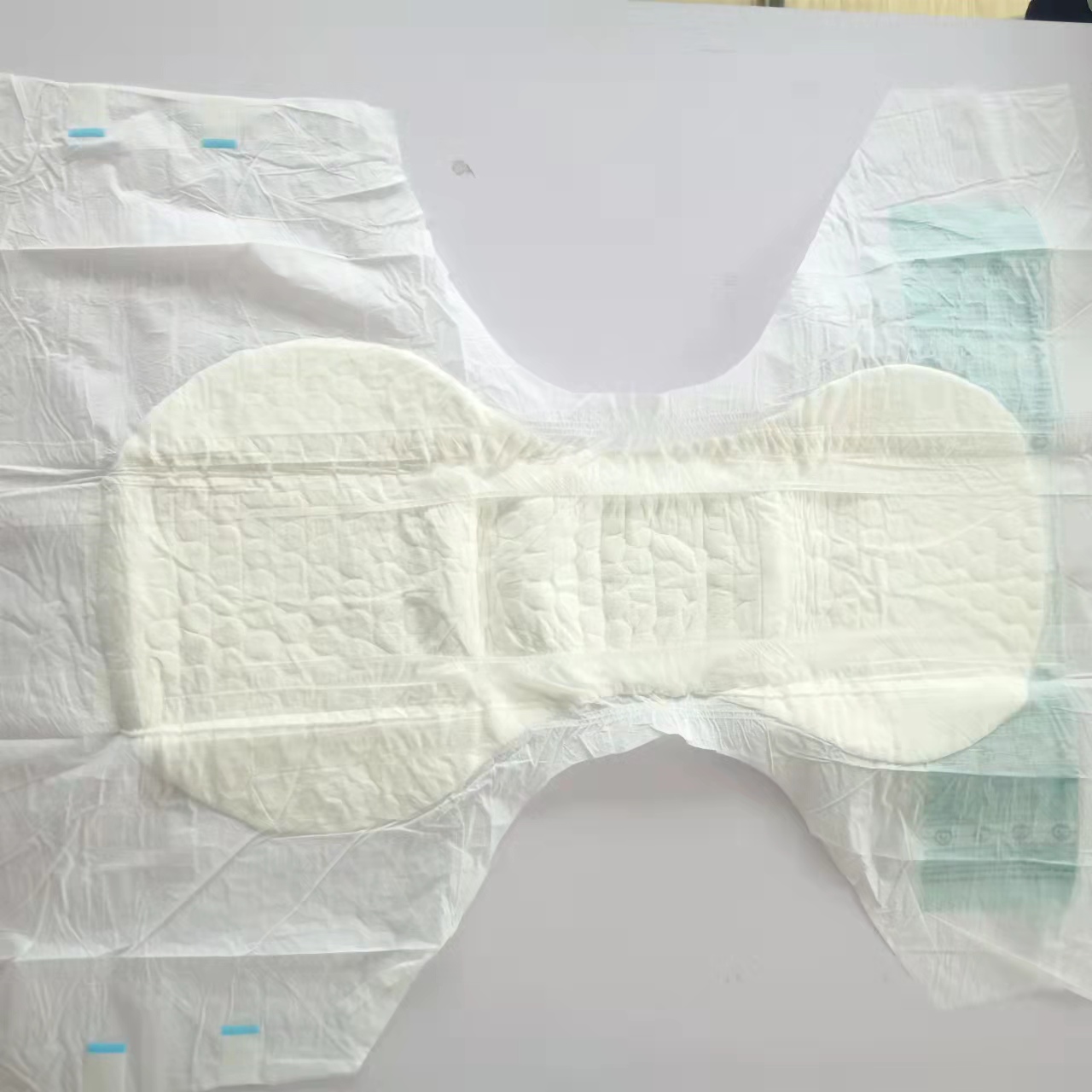 High Absorbency Incontinence Adult Diaper in White Material with Japan SAP