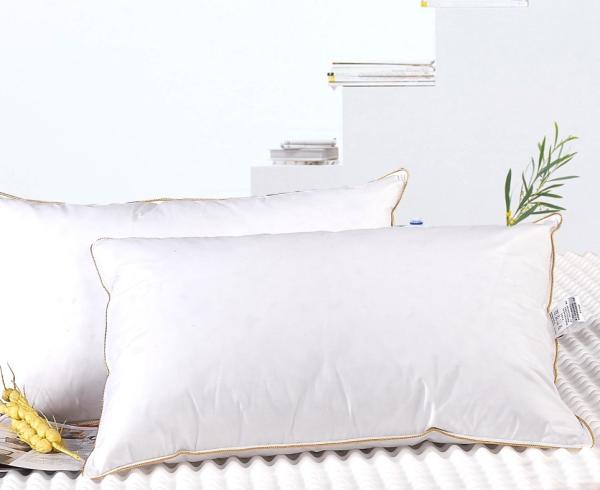Gold-Piping Cotton Hotel Down Feather Pillow , Eco-friendly Washed Pillows