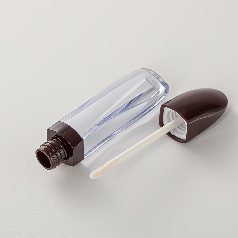 Round Big Head Lip Glaze Tube With Beautiful Design And Transparent Bottle