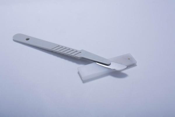 Buy cheap Disposable sterile surgical scalpel with plastic handle from wholesalers