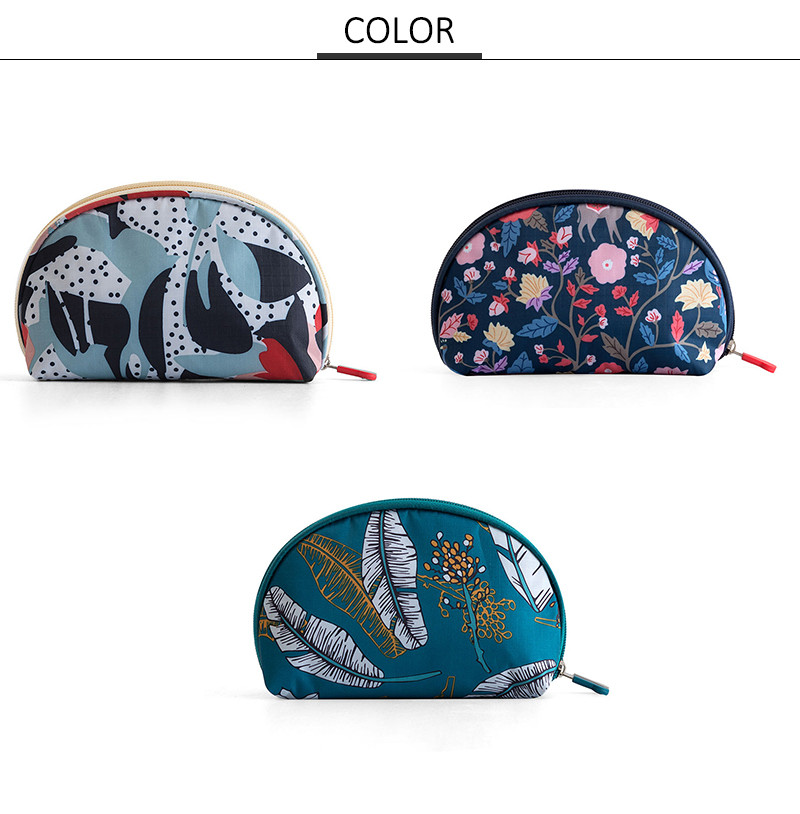 Water Resistant Shell Shape Polyester Cosmetic Bag For Trip
