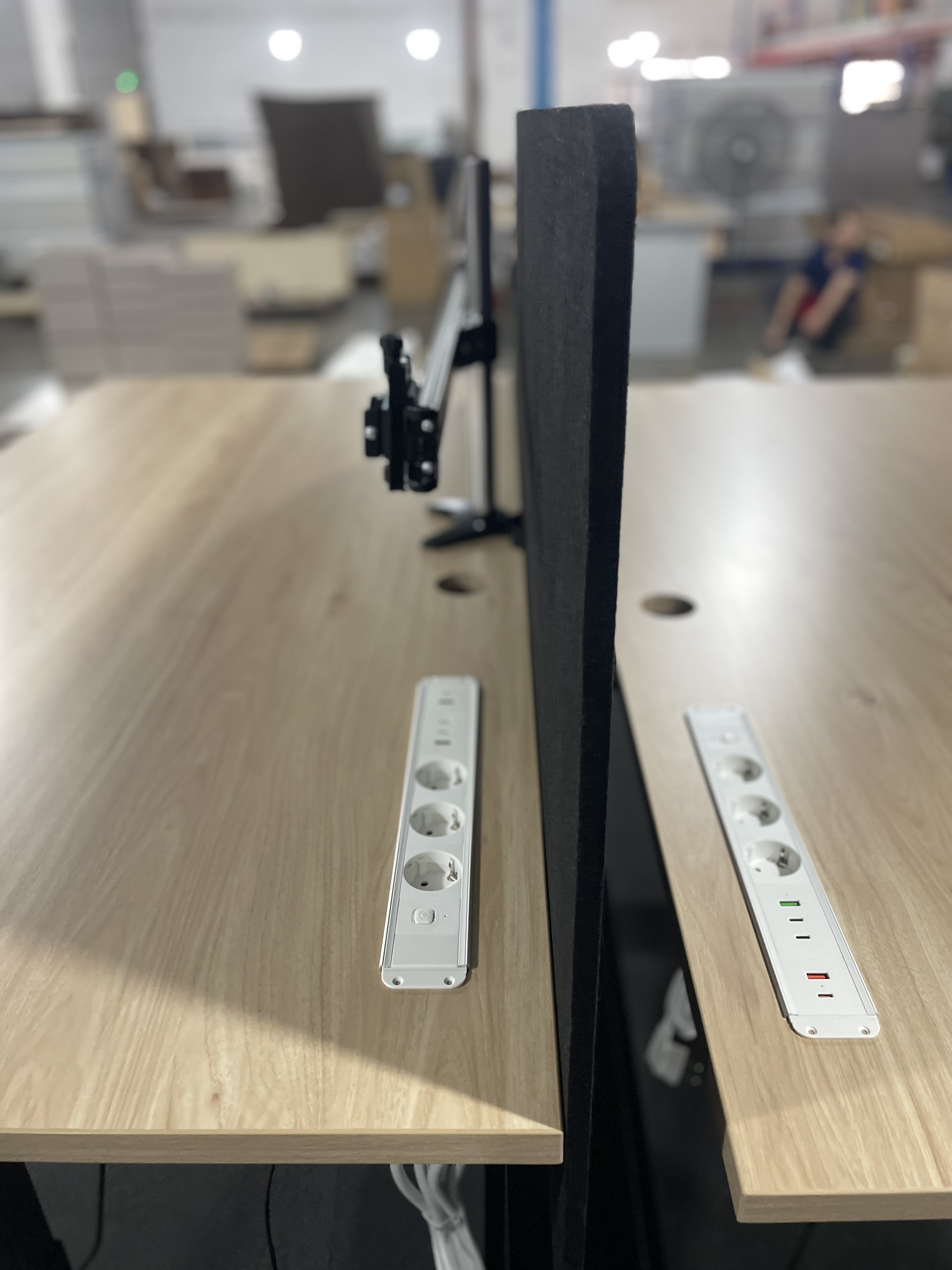 Effortlessly Switch Between Sitting and Standing with Uplift Electric Sit-Stand Desk 4 Memory Presets Optional Colors