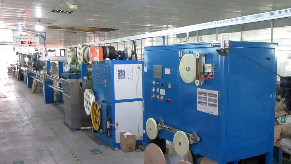 Stainless Steel OM3 OM4 Armored Fiber 6 Core G652D PVC LSZH