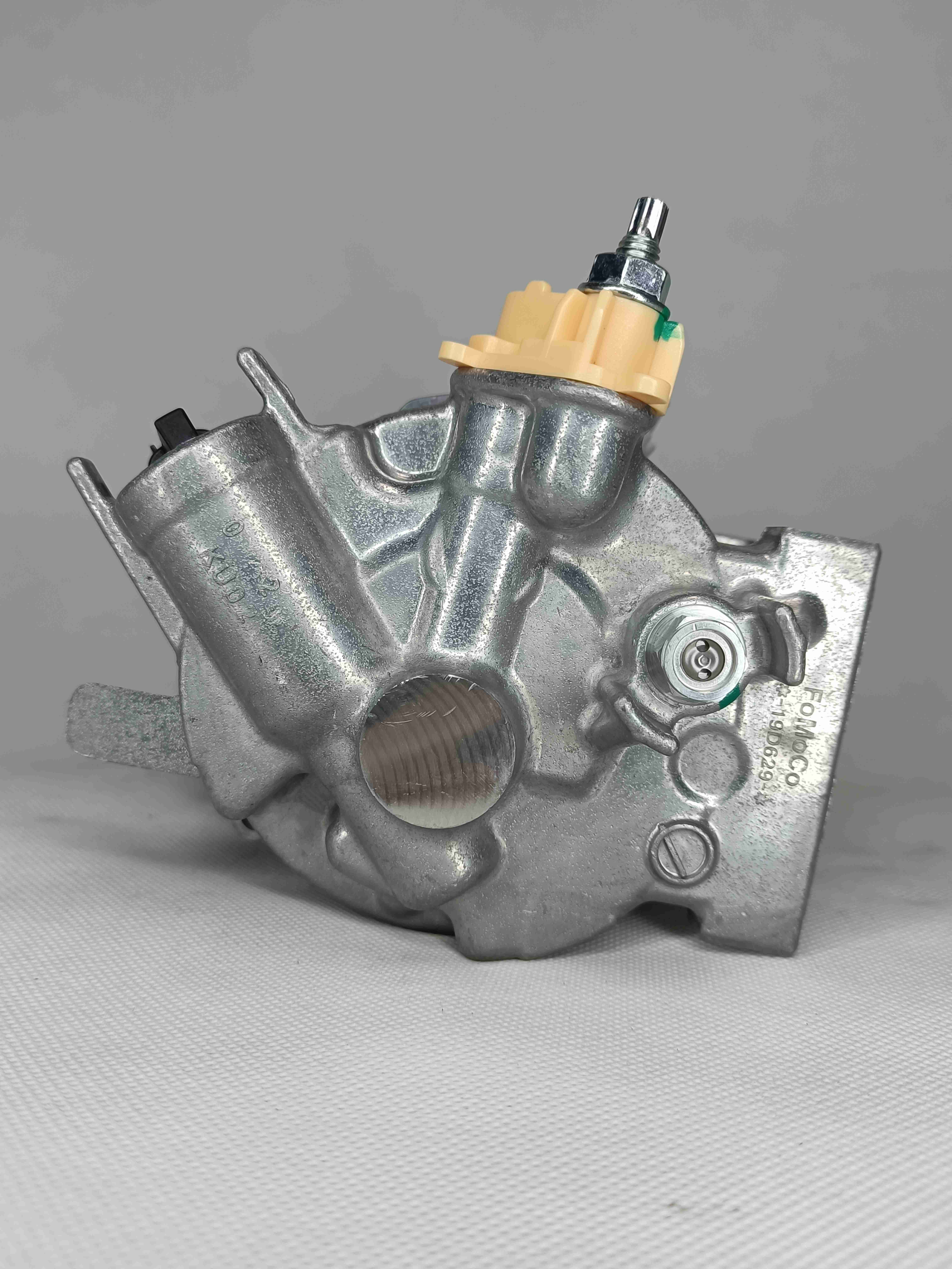 Auto Ac Conditioning Compressor For Ford Forus ED8B19D629BB Compressor Assembly
