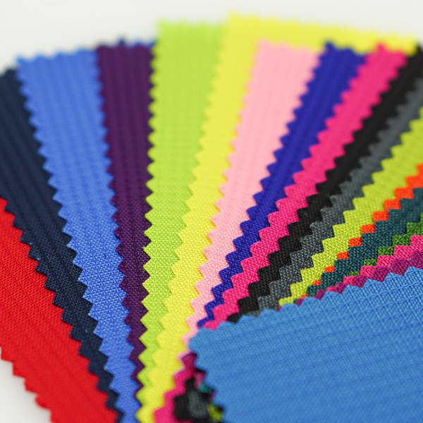 Custom Plaid Surface 100% Polyester Fabric 238GSM Waterproof Cloth For Backpack
