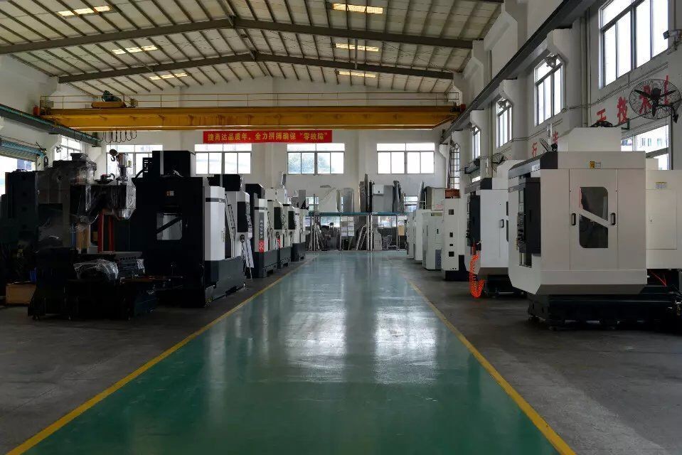 Taiwan Original 5HP RAM Turret Milling Machine NT40 Spindle Turret Milling