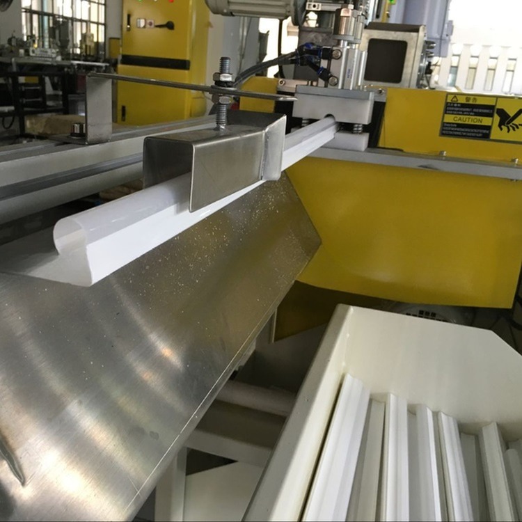 Two Color Co Extrusion PC ABS LED Lamp Shade Cover Profile Production Line / PC ABS PMMA Profile Extruder Machine