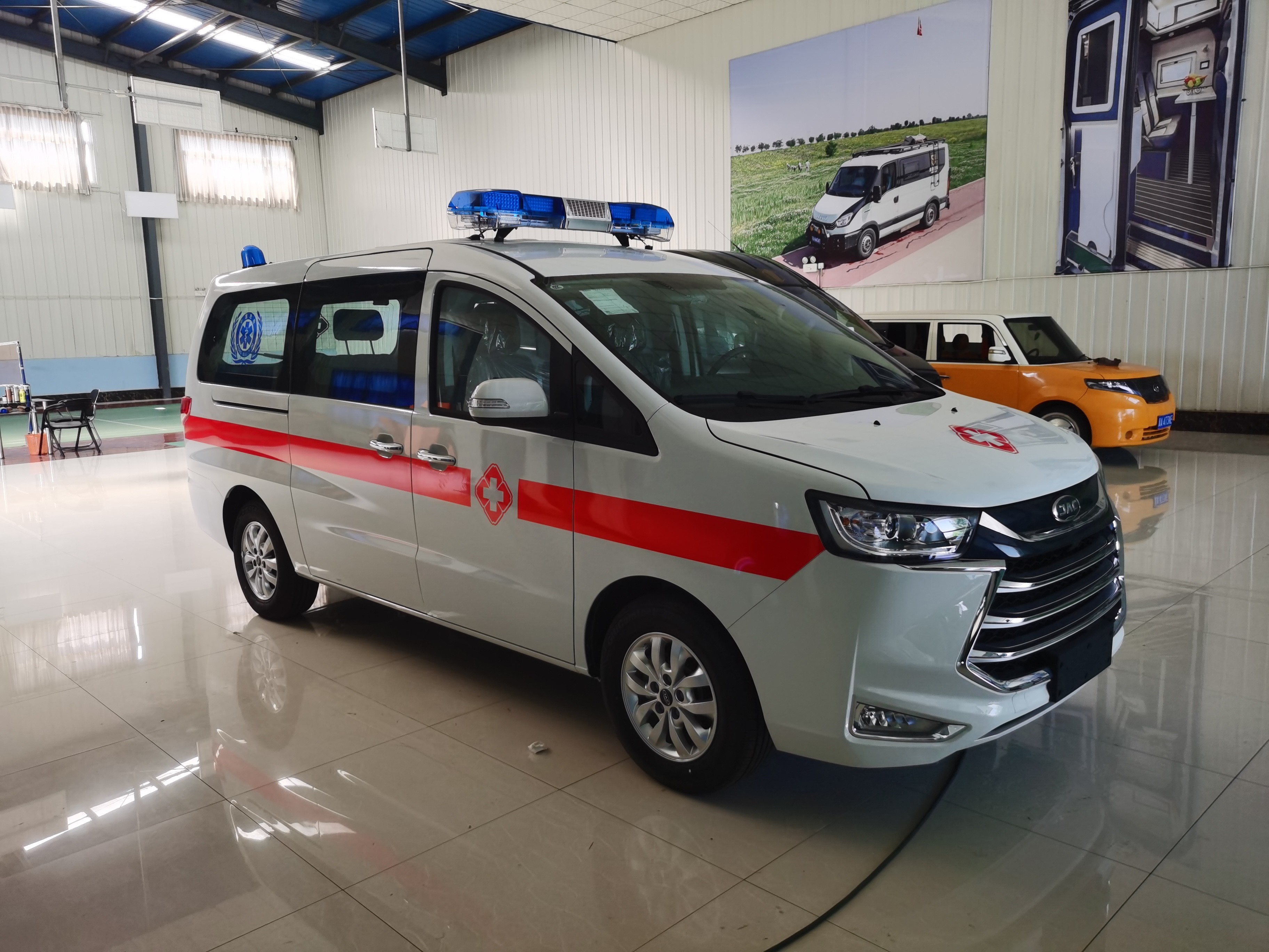 5.2m Medical Emergency Ambulance Gasoline 4×2 Rear Drive