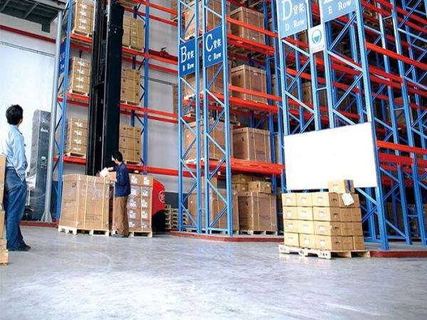 Buy cheap Commercial Steel Narrow VNA Pallet Racking Shelving Systems from wholesalers