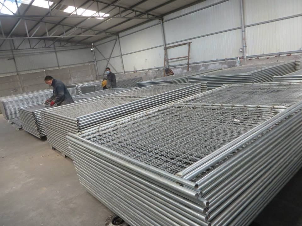 Portable Barriers Fencing / Portable Event Fencing Anti Climb Mesh Infill