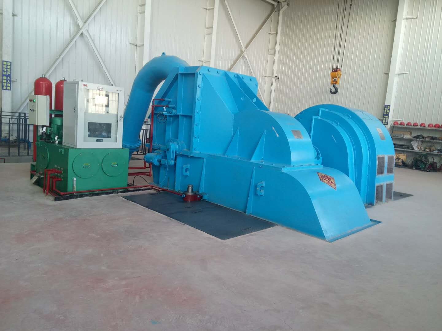 Efficiency Brushless Pelton Turbine Generator 100kw-50mw Power Output IP54 Protection Grade