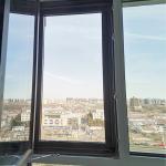 OEM ODM Retractable Insect Screen Window For Balcony Doors