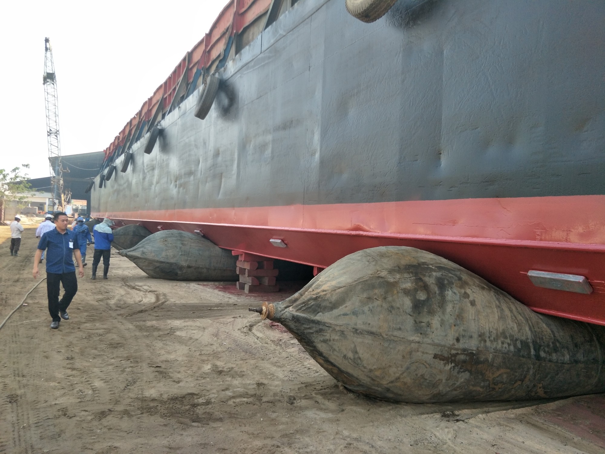 Marine Launching Pneumatic Airbags Essential Component For Ship Launching And Hauling