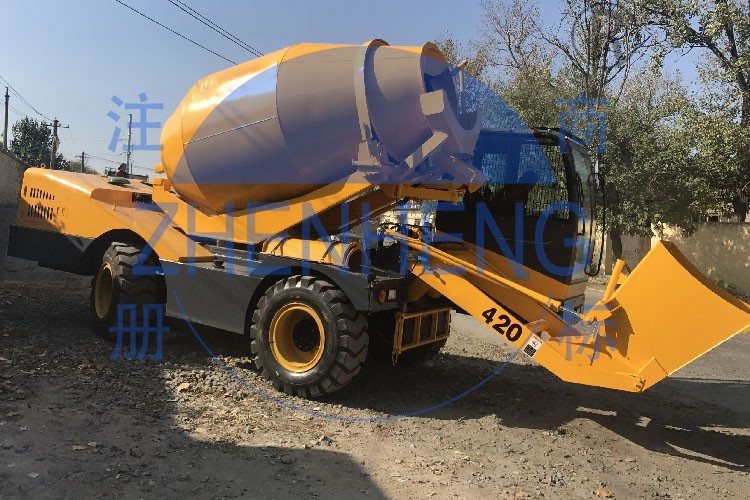 Small Mobile Concrete Batch Truck , 1.6m3 Self Loading Concrete Volumetric Mixer