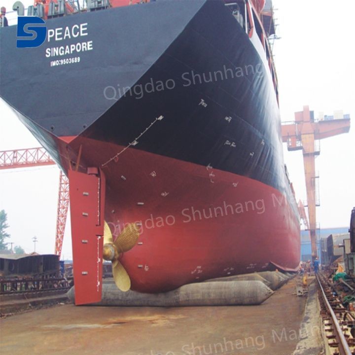 Marine Lifting Airbags With Diameter Range 0.8-3.5m And 5-10 Layers