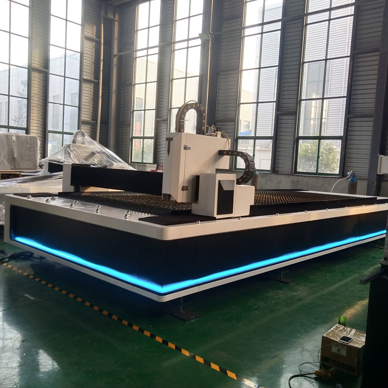 3000W Fiber Laser Cutting Machine 220V/380V 50Hz Two Tempering Process Water Cooling Power Supply