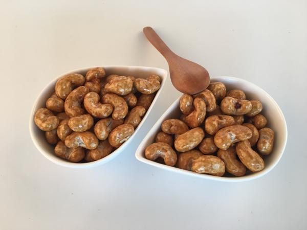 Buy cheap Raw Ground Cashew Nut Snacks Tasty Sriracha Chili Flavored Spicy Cashew Full nutrition OEM from wholesalers
