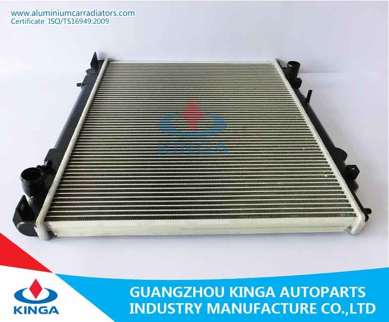 PA16 PA26 Classic Car Radiators For Mitsubishi L400 / SPACE GEAR ' 94