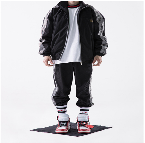Fashion Spring Summer Mens Sports Tracksuits For Running Zipper Up Style