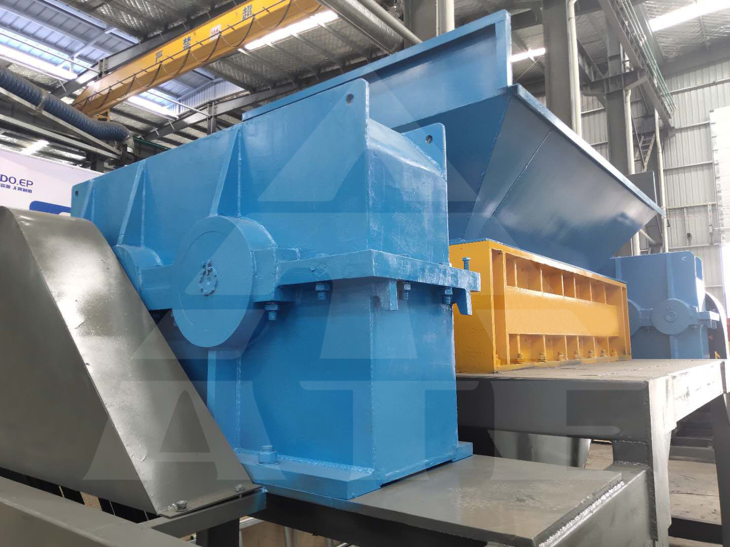 110V 240V 220V 380V Truck Tire Shredder High Efficiency Tire Chipper Machine