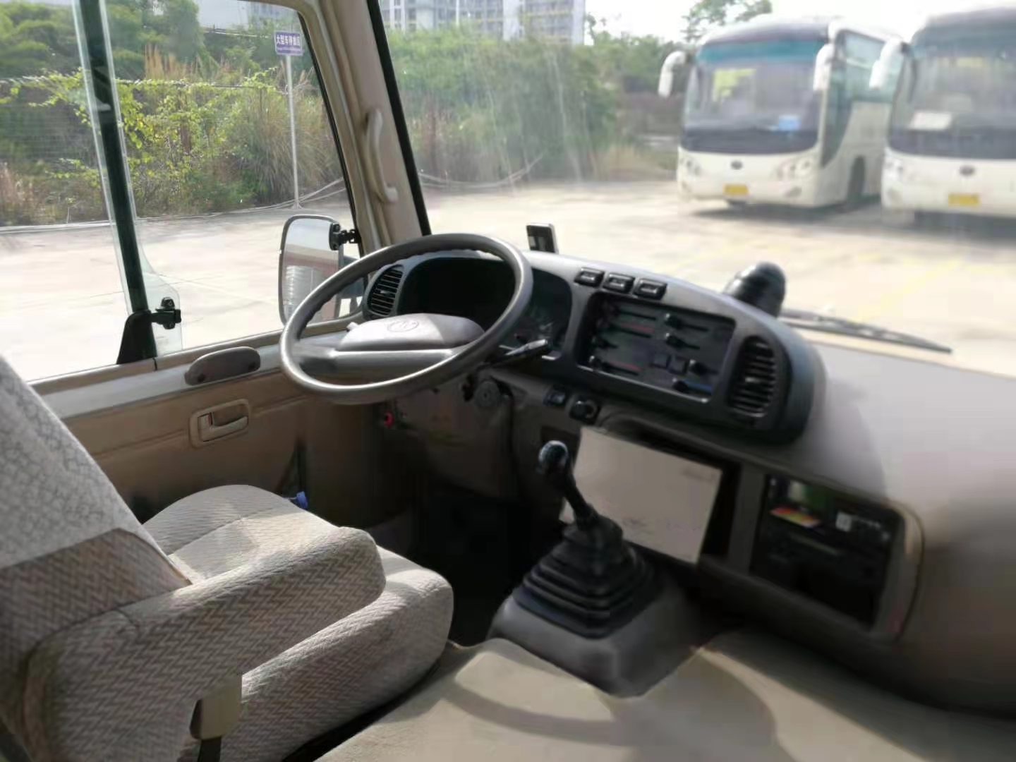 Used Coaster Mini Bus Passenger Bus 28 Seats Coaster Bus with LHD Steering