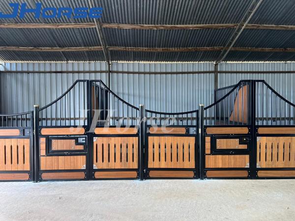 Buy cheap Pine Wood European Horse Stalls Portable Indoor from wholesalers