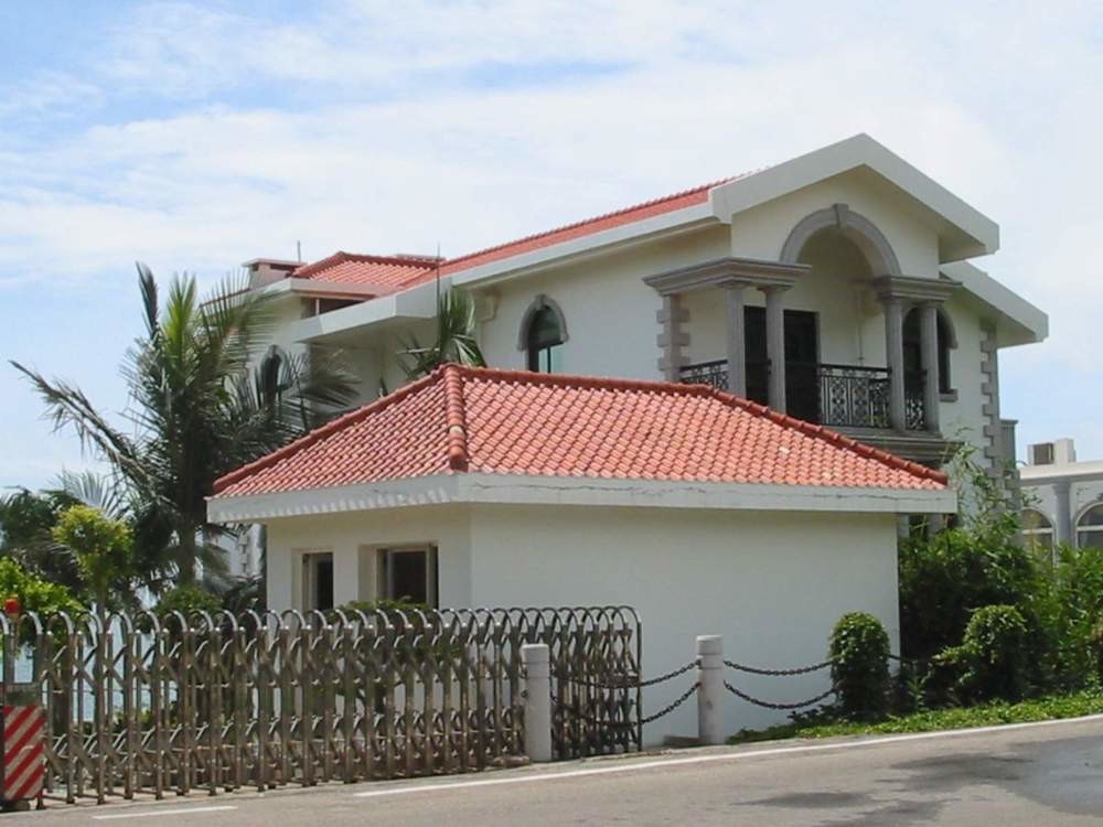 Spanish Glazed Clay Ceramic Roof Tiles 220mm Handmade Lightweight Brown