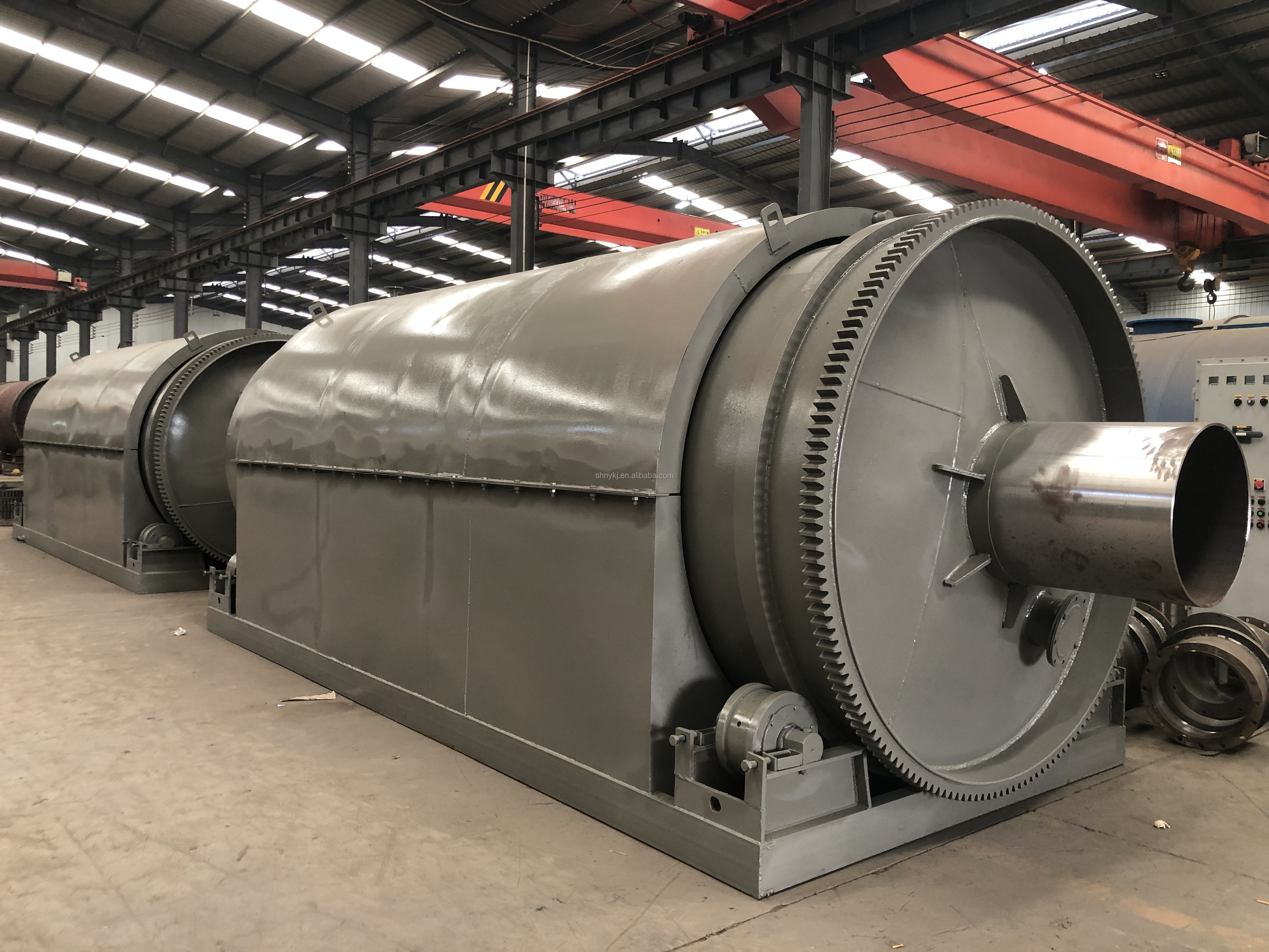 Convert Waste Tyres into Valuable Pyrolysis Oil with Water Cooling Recycling Machine
