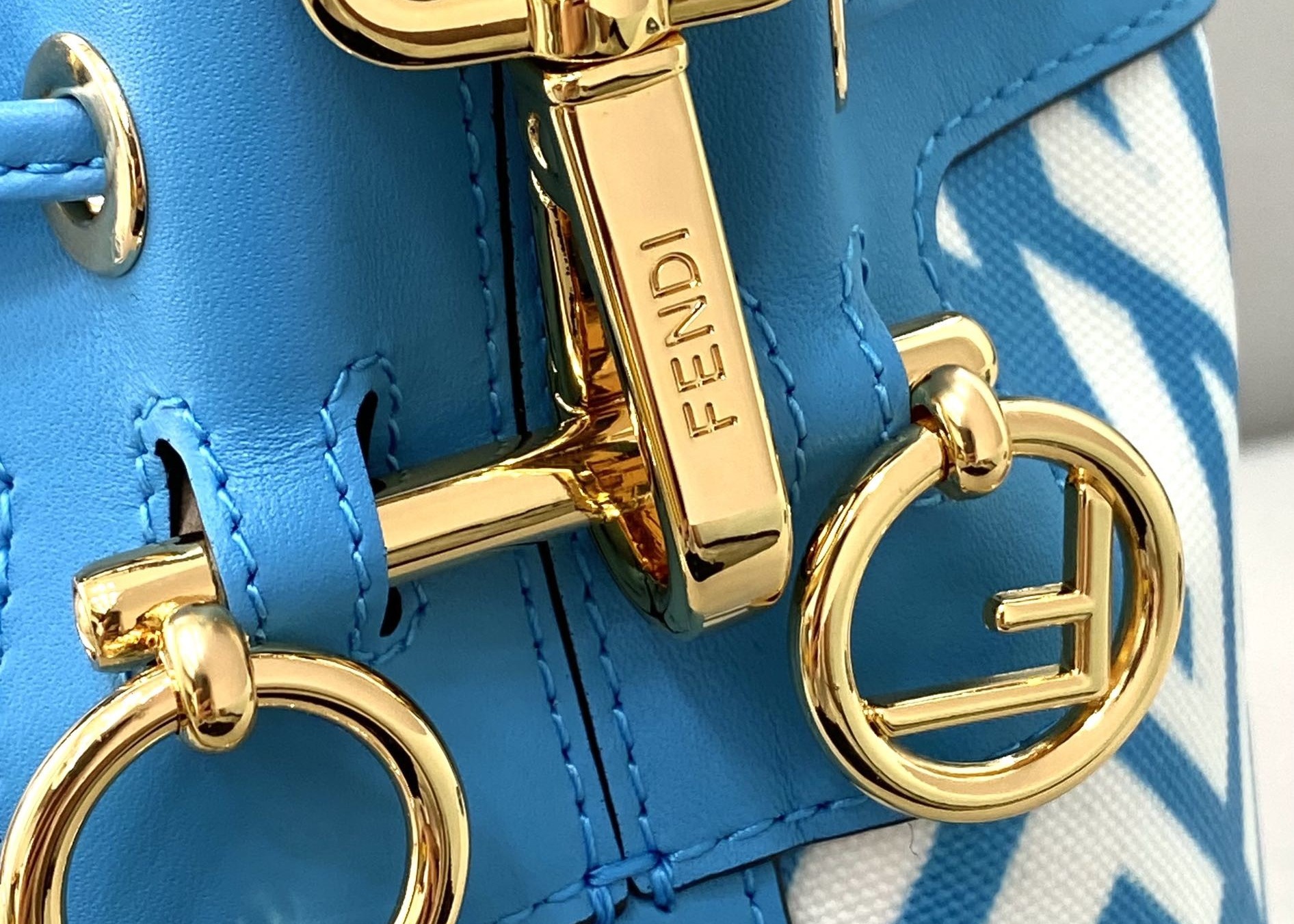 3D Effect Blue Bucket Bag , Psychedelic Crossbody Bucket Bag