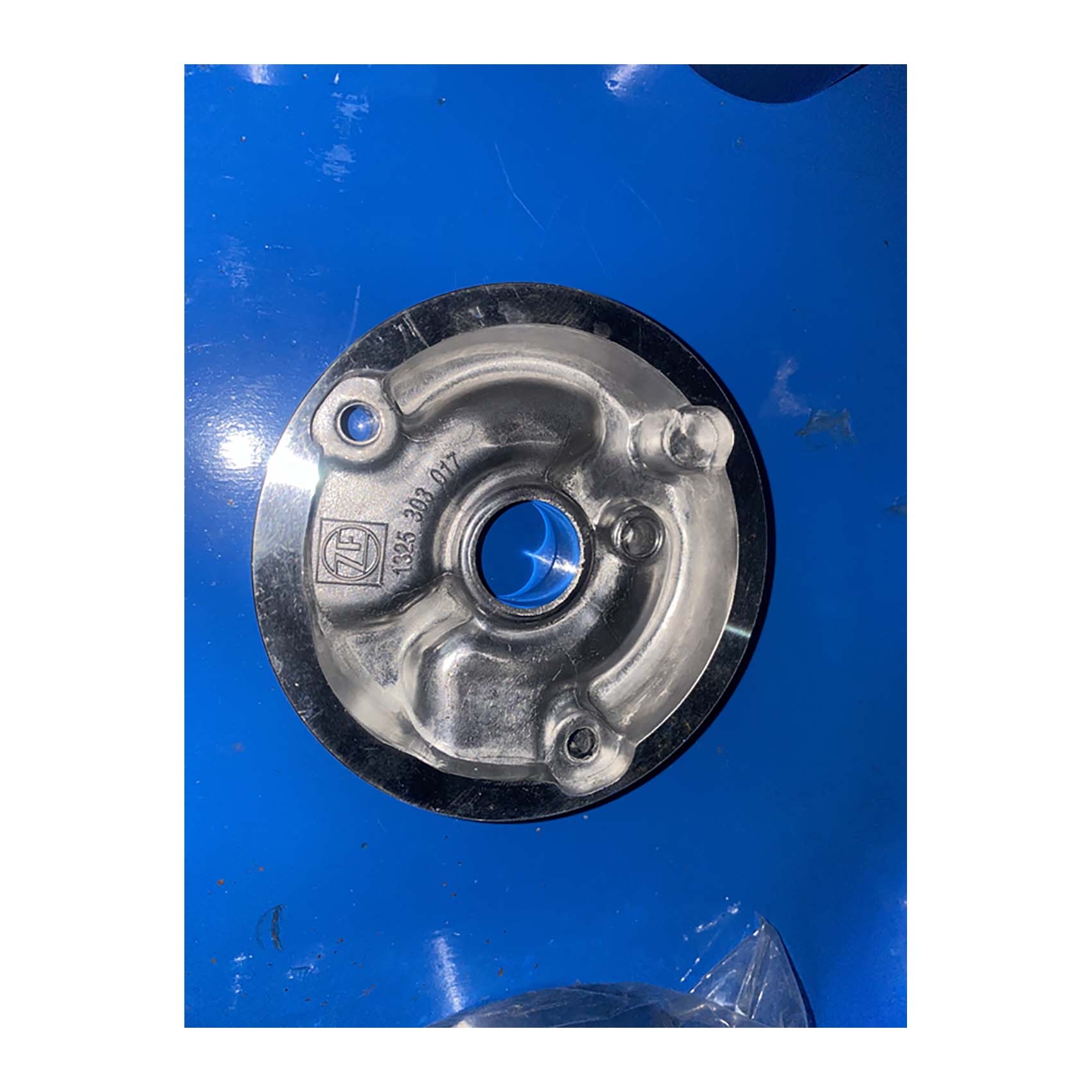 Transmission Oil Pump Cover 1325 303 017 for Howo Truck 16S2220TO 16S2230TO Gearbox