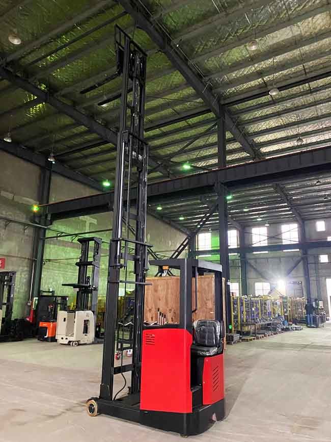 1.5T Electric Reach Truck Forklift CQD15B Stand Type Triplex 6m Mast