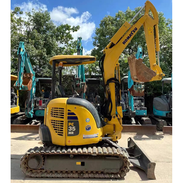 Original Hydraulic Cylinder Komatsu PC35MR a Japan Mini Excavator with Cummins Engine
