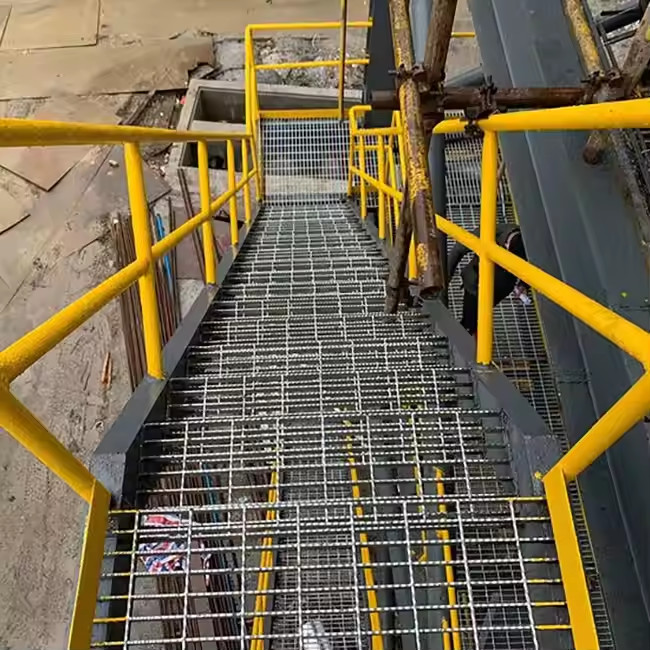 Flat Bar Type Anti Rust Heavy Duty Steel Grating With Machine Pressure Welding Technology