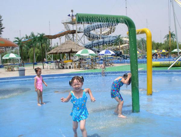 Hot Galvanized Kids Water Playground , 3 Years Old Water Park Equipment Column