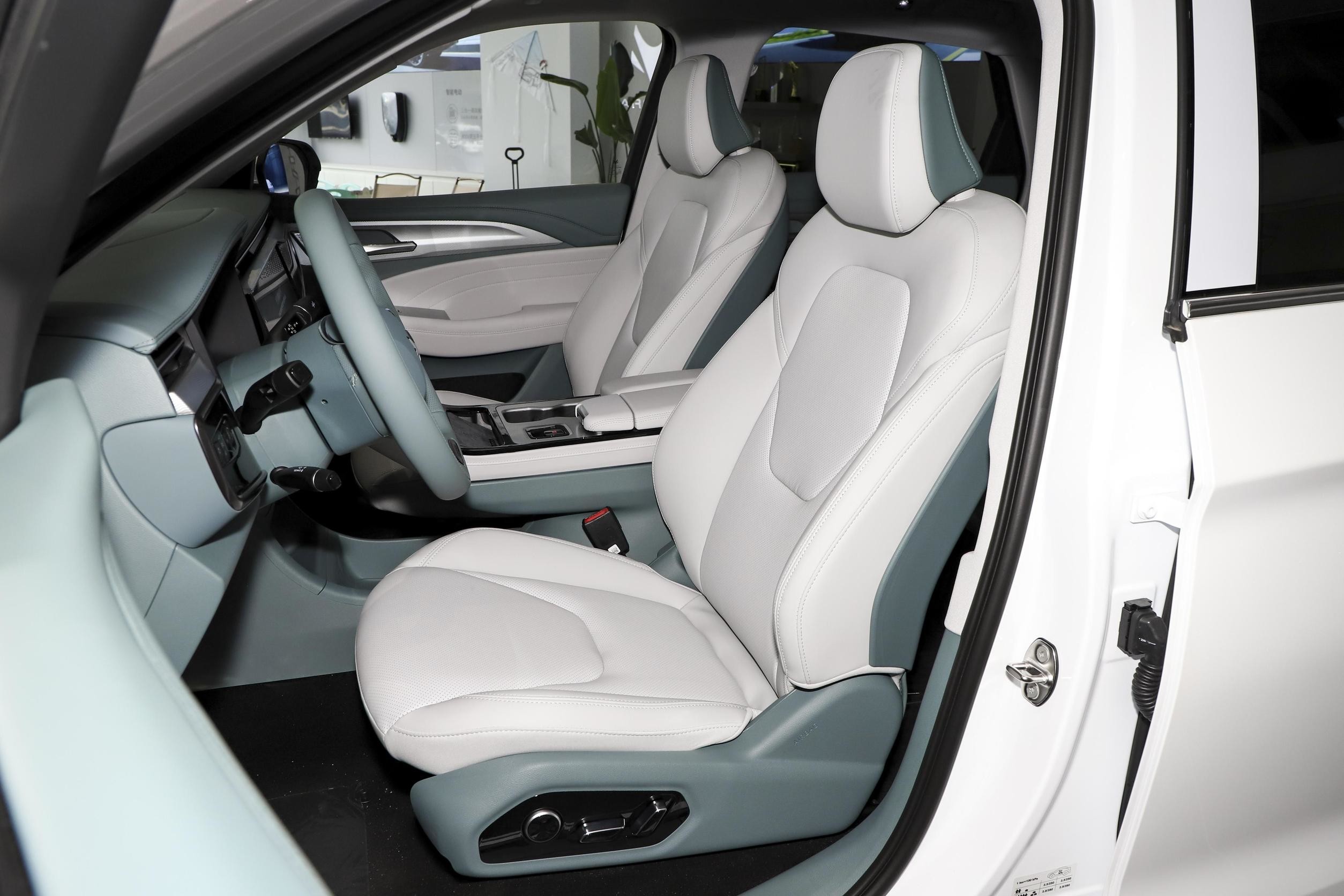 Arcfox alpha t new vehicle hotsale for adults powerful electric vehicle ev arcfox new energy high quality cool electric