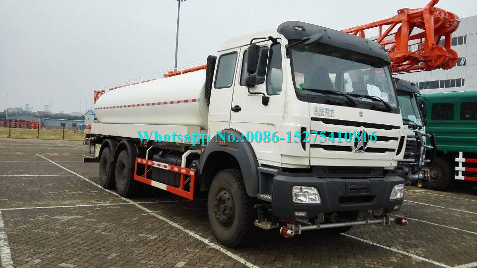 Powerful Off Road Water Cart Truck , 25000L Water Transport Truck Optional Color