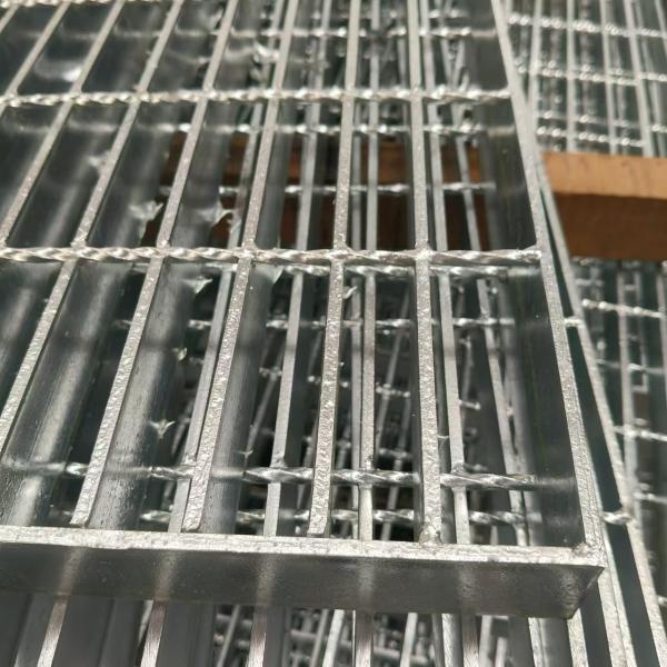 Buy cheap Welded Solid Light-Weight Steel Grating Strong Durable Cold Rolled Aluminum Alloy Powder Coated Painted Finish For Apart from wholesalers