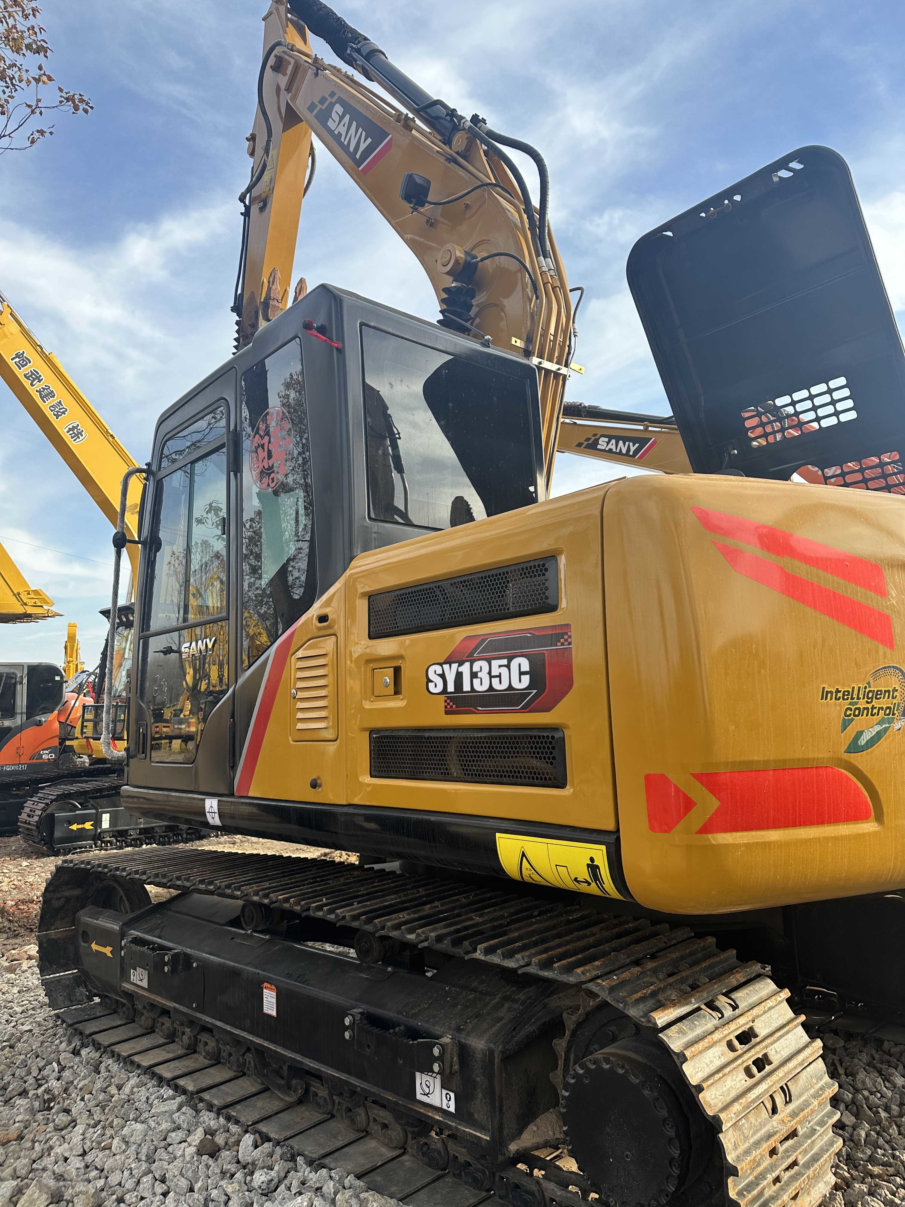 Used SANY Digger SY135C Secondhand 13.5on Small Type Mini Crawler Excavator