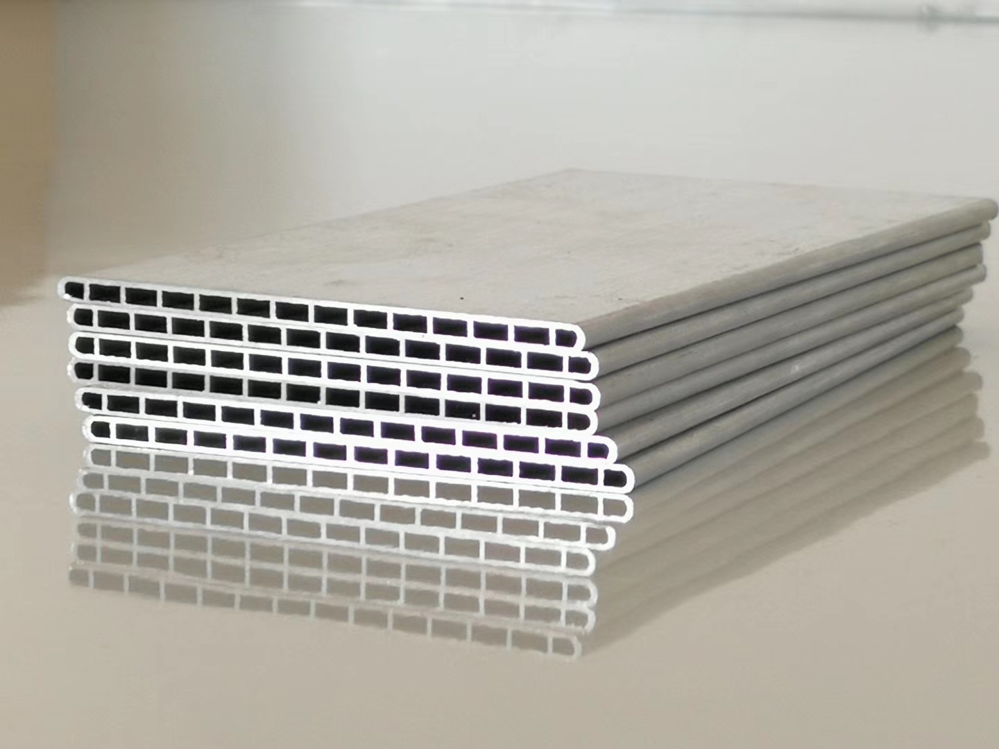 1.5-2mm Thickness Aluminum Flat Tube For Condenser