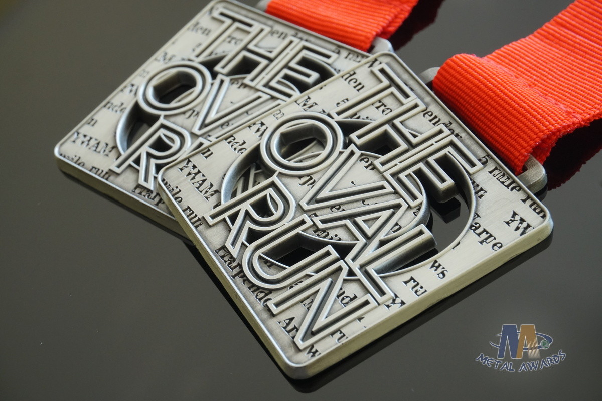 Fashion Oval Run Custom Metal Award Medals For Sport Events , Bespoke