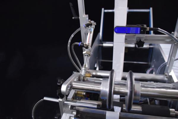 Buy cheap Semi-automatic round bottle labeling machine from wholesalers