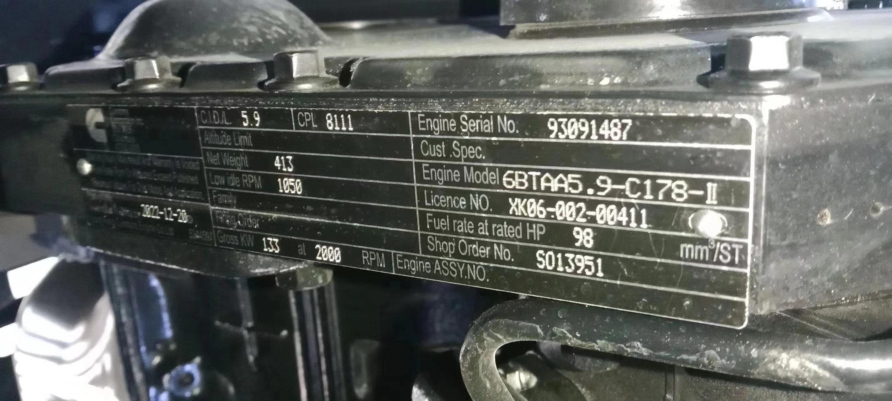 similar PC200 with Cummins engine used for Construction earthmoving crawler type excavator