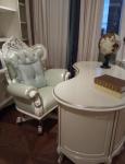 White Frame Luxury Swivel Chairs Full Solid Wood With Green Leather Material
