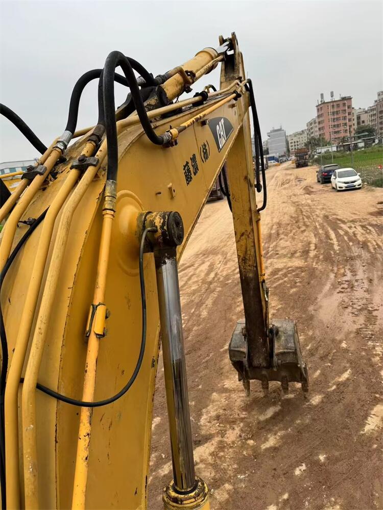 Cat 312 Excavator Crawler Chain Moving Type with Good Health and Durable Construction