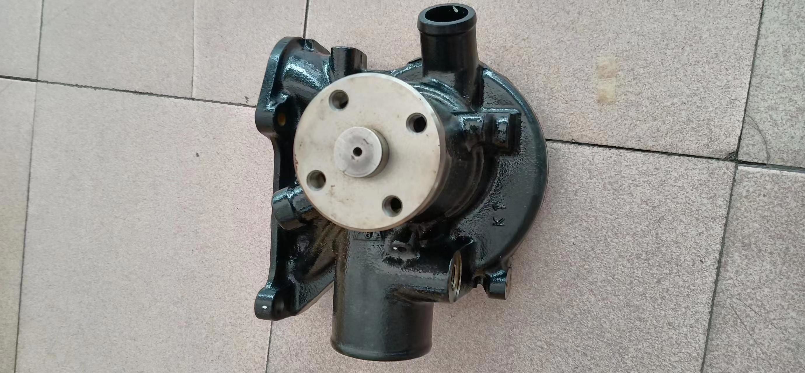 6D22 6D24 Diesel Engine Water Pump Assy For Mitsubishi ME995231 ME158620